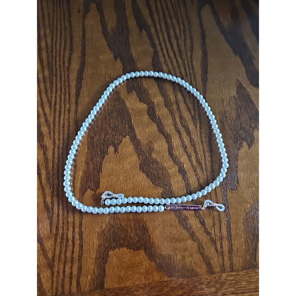 BETSEY JOHNSON White Faux Pearls‎ Eyeglass Chain 26" Eyeglass holder